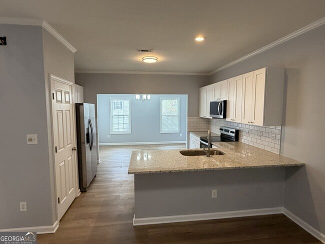 Building Photo - 113 Clarin Way