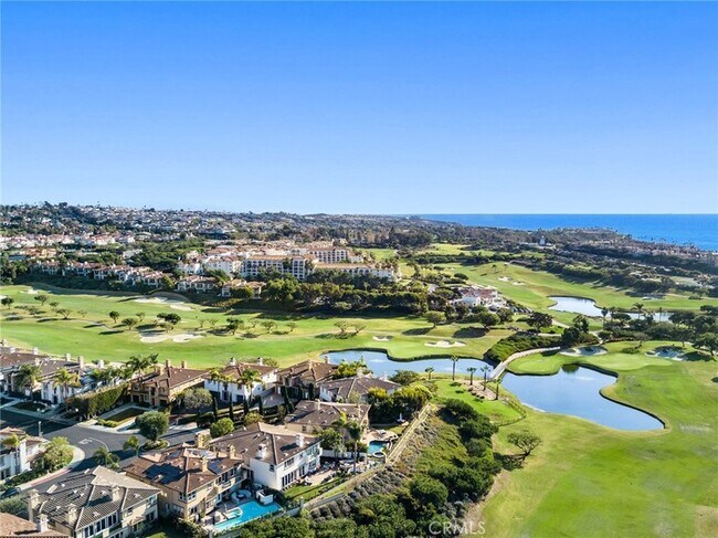 Building Photo - 15 Vista Cielo