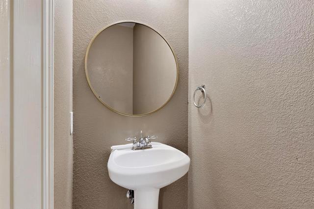 Building Photo - 1423 Red Wolf Dr