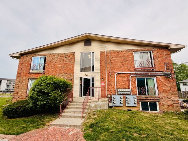 Building Photo - 1 Bedroom, 1 Bathroom close to public transportation in the Heart of Lexington