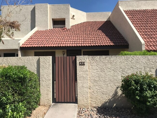 Building Photo - 2 bed + Bonus Room/Loft and 2 car garage