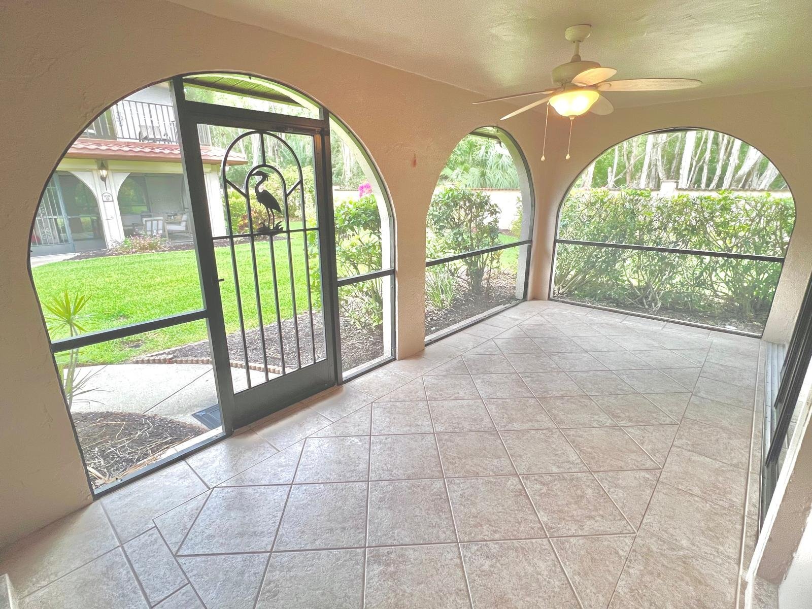 Building Photo - 27911 Hacienda E Blvd