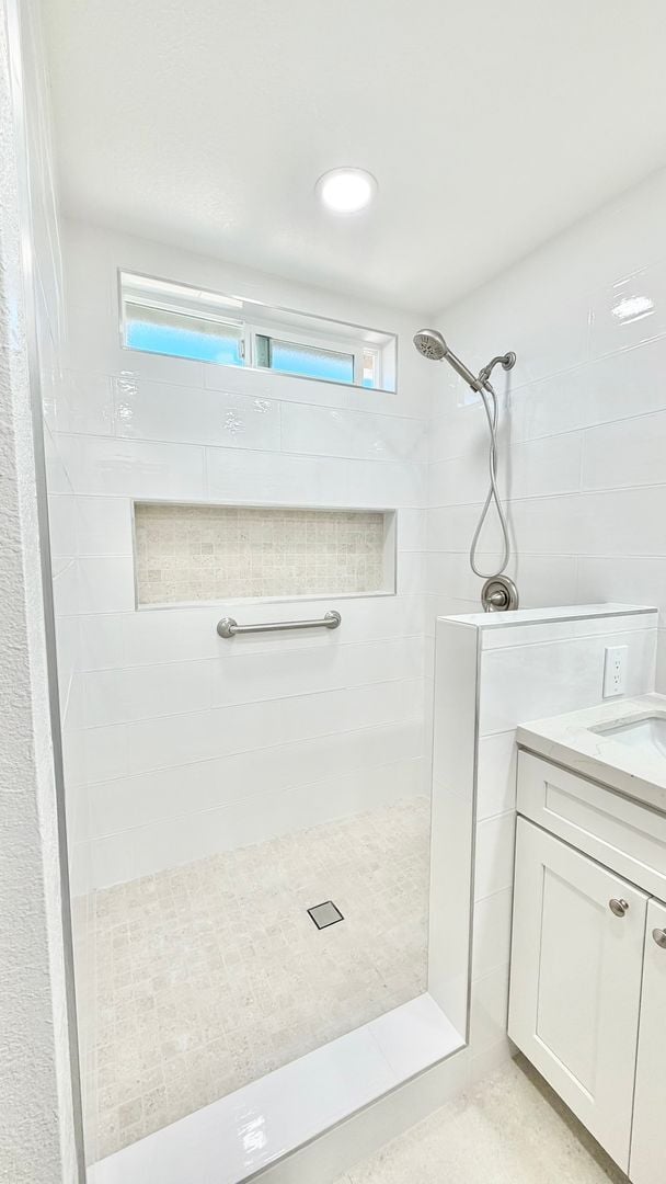 Building Photo - Lovely Single-Story Home in the Friendly a...
