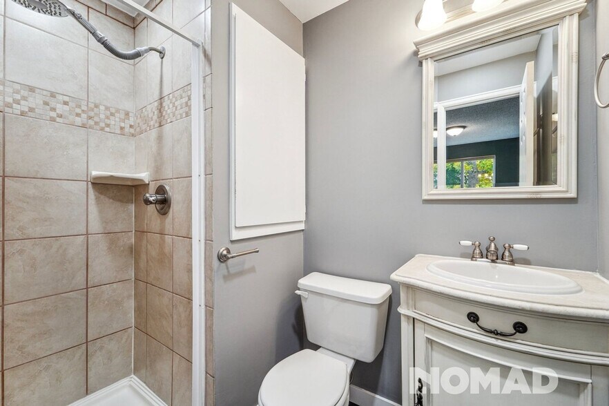 Building Photo - 3206 Crockett St