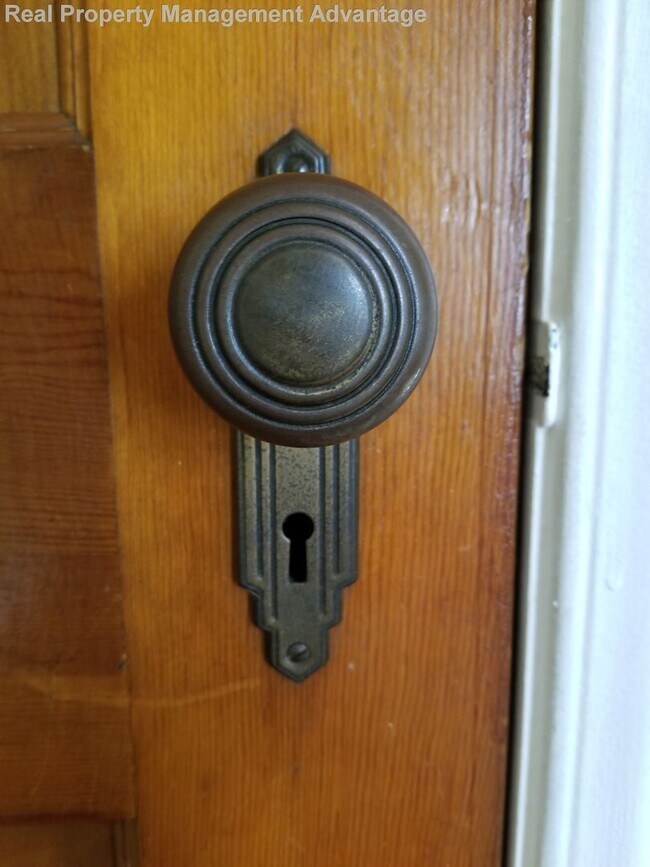 Building Photo - Meticulously Maintained 2 Bedrooms and 1.5 Bathrooms in Ferndale!