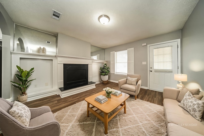 Building Photo - 800 Tramore Dr