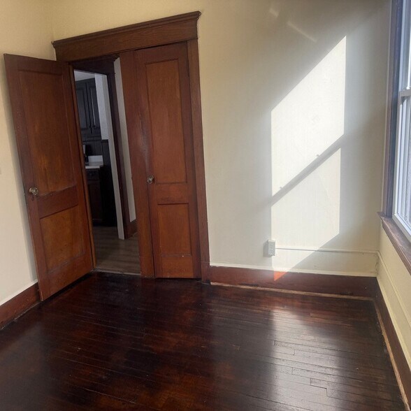 Building Photo - 182 Main St