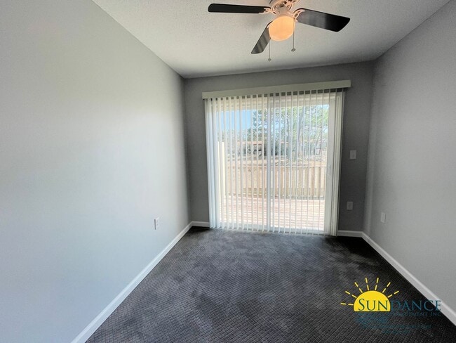 Building Photo - Quaint 3 Bedroom Townhouse in Shalimar