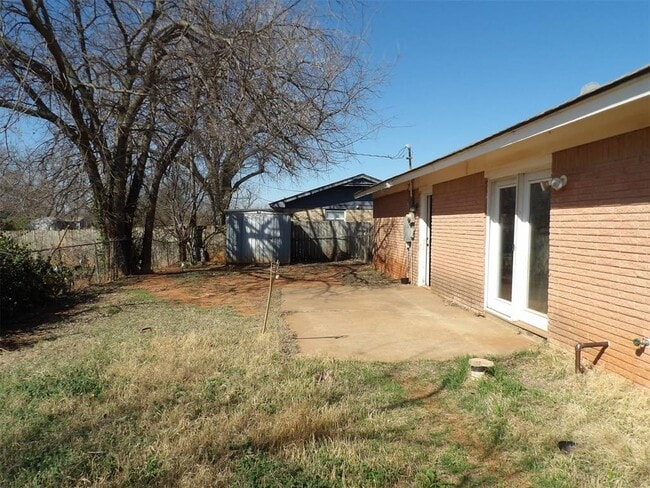 Building Photo - 510 NE 18th St