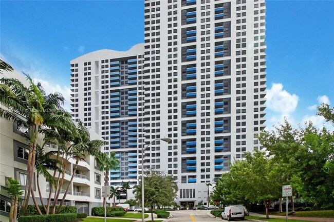 Building Photo - 1330 West Ave