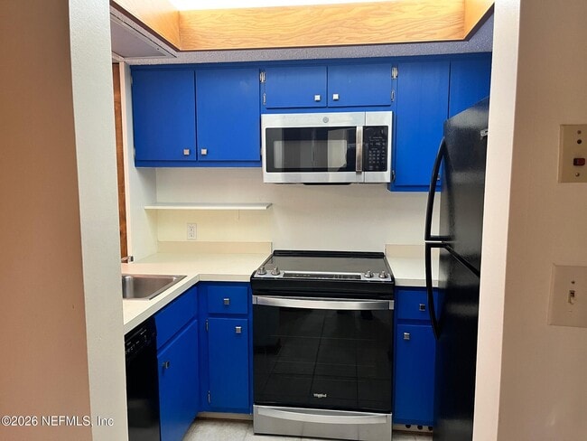 Building Photo - 2930 Ravines Rd