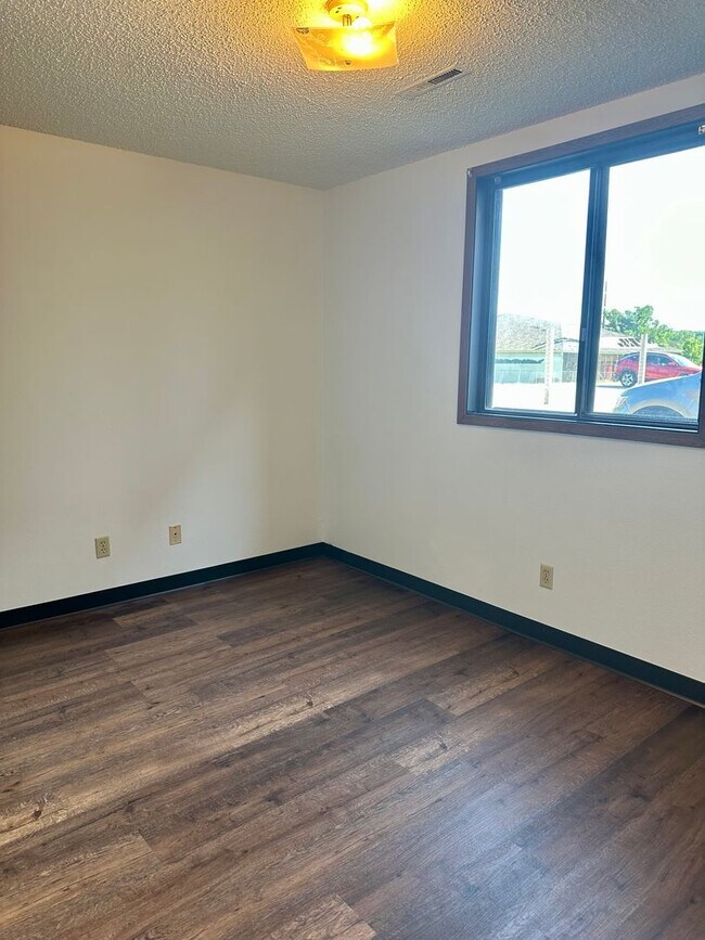 Building Photo - 937 Boston Way