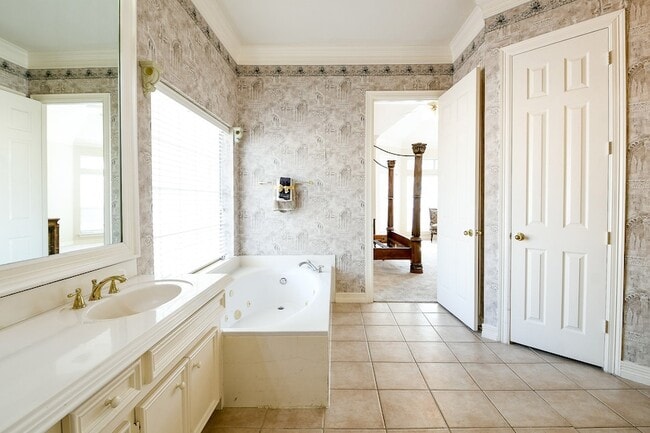 Building Photo - 3003 Grand Noble Cir