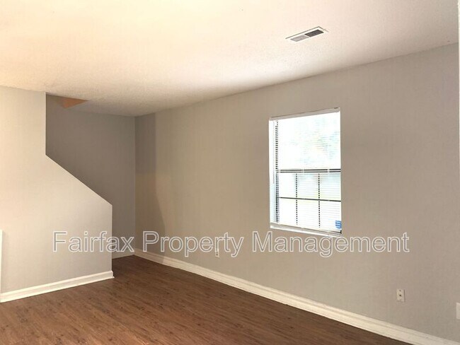 Building Photo - 1419 Cherrycrest Drive