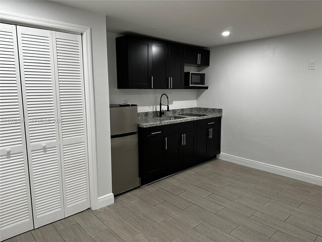 Building Photo - 214 S 57th Ave