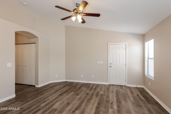 Building Photo - 1815 E Hamel Way