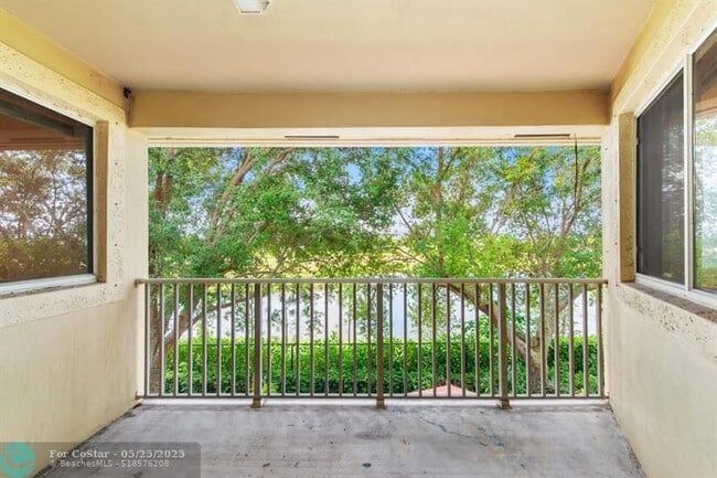 Building Photo - 8462 NW 40th St