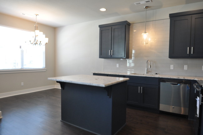Building Photo - 2035 S Florida Way