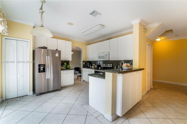 Building Photo - 200 SW 87th Path