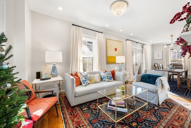 Building Photo - 40 Mead St