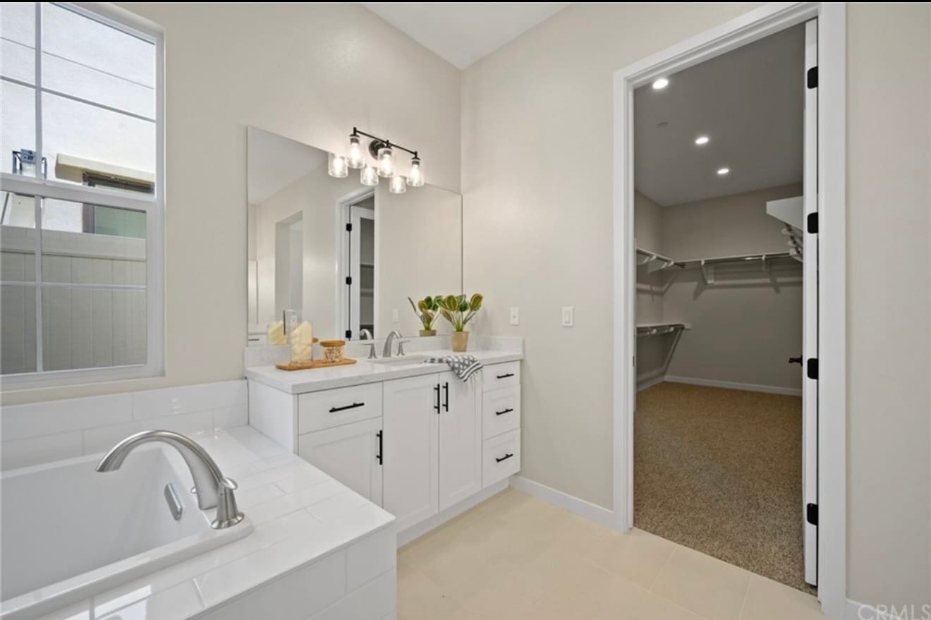 Building Photo - 110 Cielo Pl