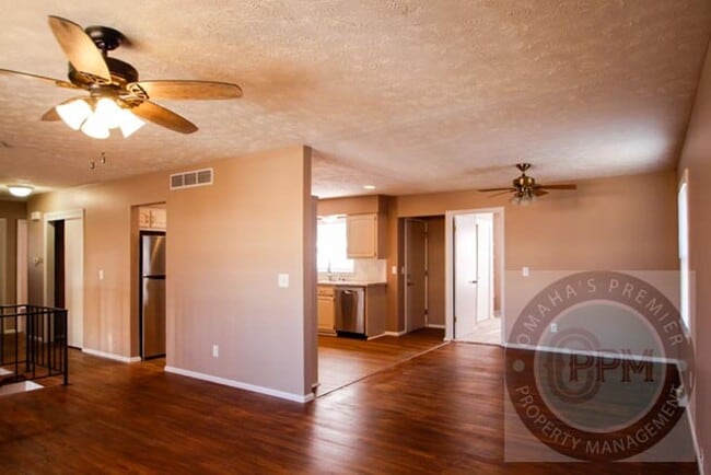 Building Photo - Charming 6 Bed 2 Bath Home Near the Offutt