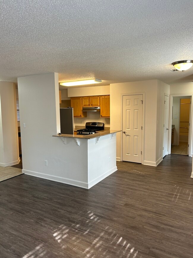 Building Photo - 67 Voda Ct