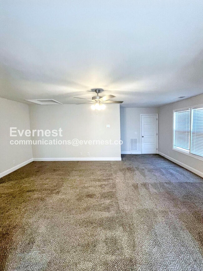 Building Photo - 637 Battery Ct