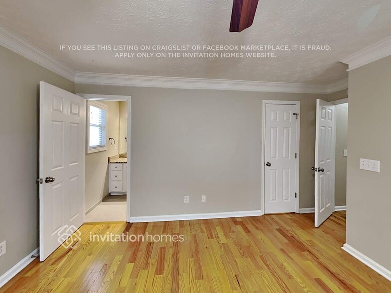 Building Photo - 207 Weatherstone Crossing