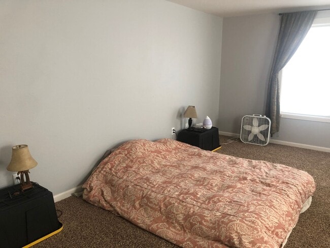 Building Photo - 4 bedroom 2.5 bath home for rent in Quincy