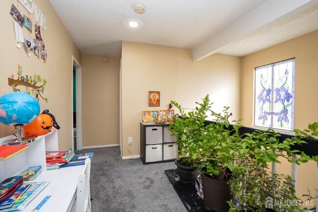 Building Photo - 58 Park Gate Dr