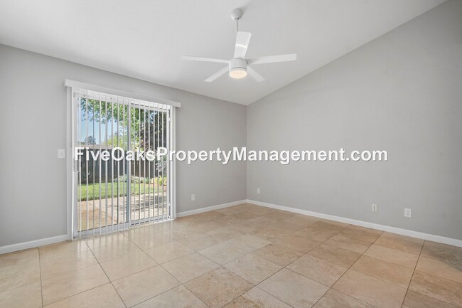 Building Photo - 3301 Burberry Way