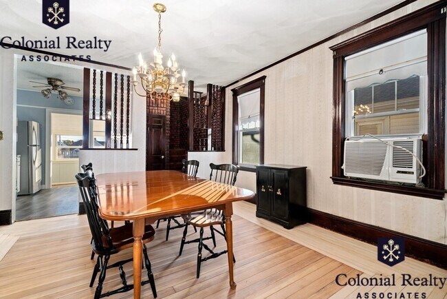 Building Photo - 12 Windsor Rd