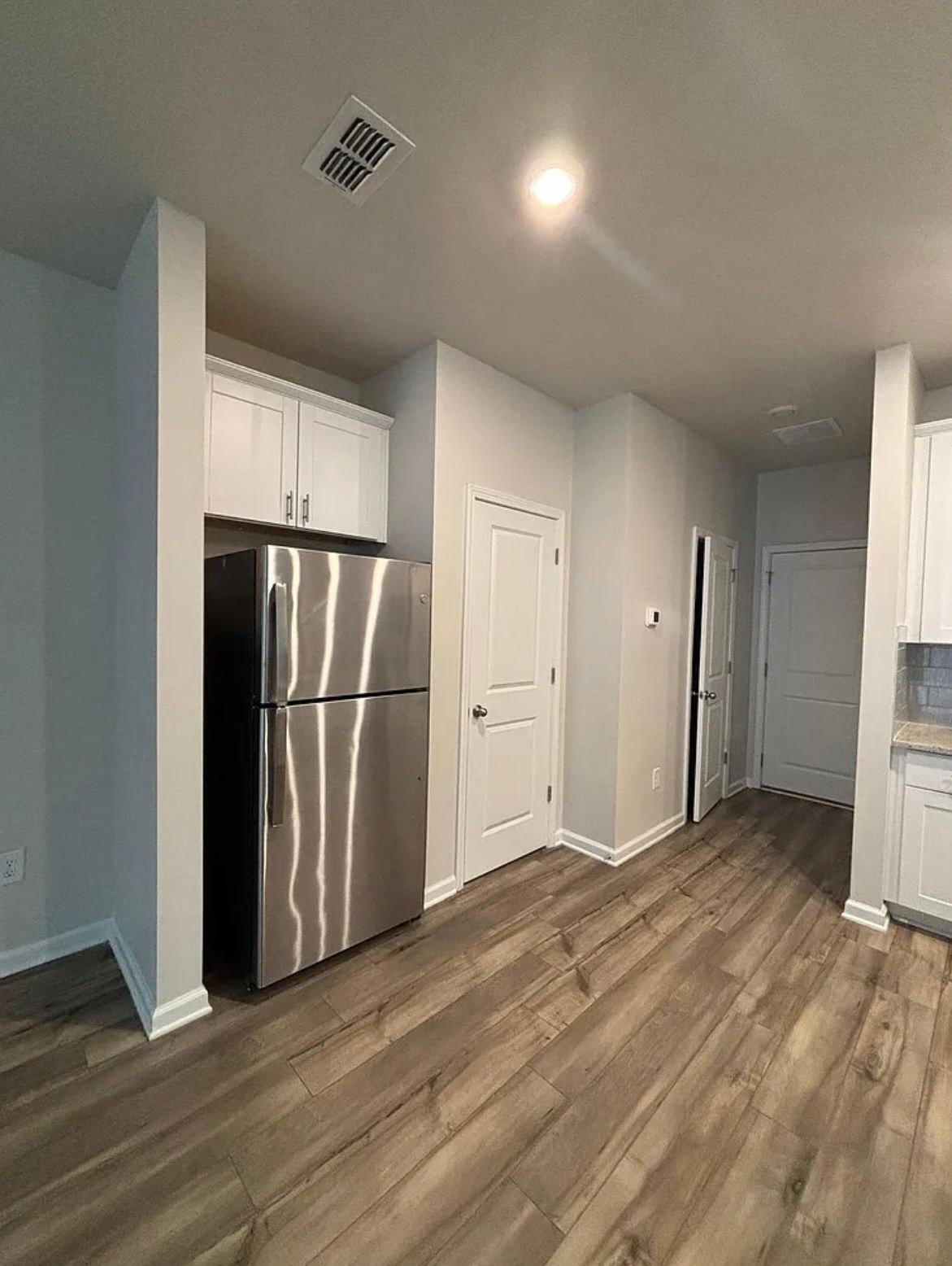 Building Photo - 1247 Sunny Lake Dr