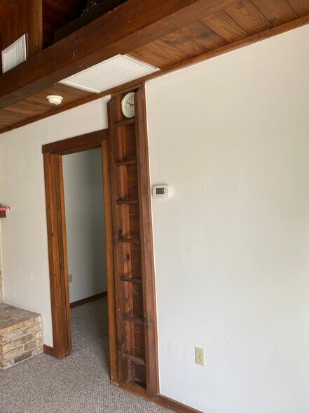 Building Photo - 662 Cortez Cir