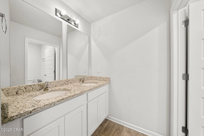 Building Photo - 123 Tiller Dr