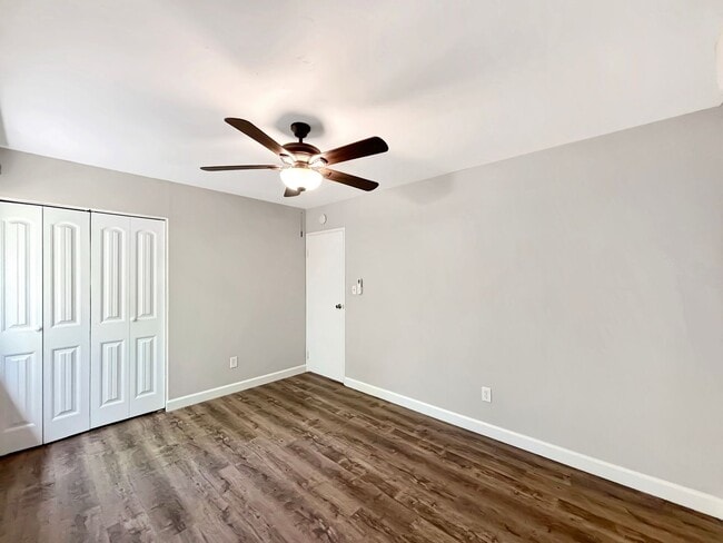 Building Photo - Beautiful 4B/2BA House in Clairemont w/ La...