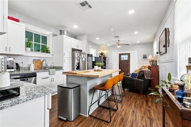 Building Photo - 4409 Annette St