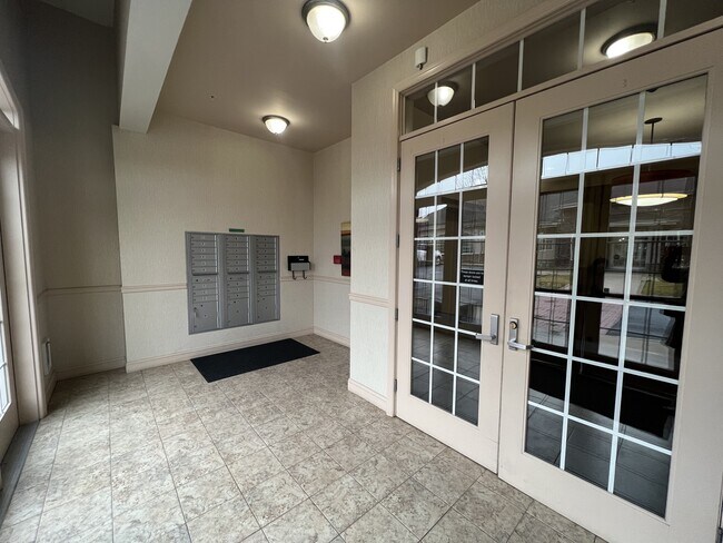 Building security entrance - 200 Jefferson Ave