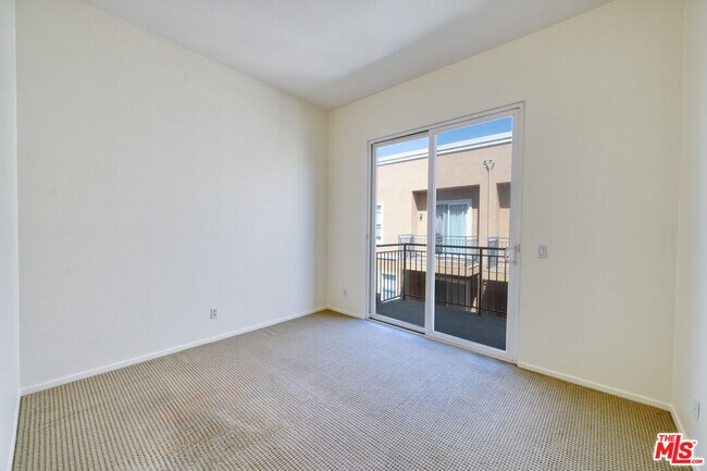 Building Photo - 1133 Jewett Dr