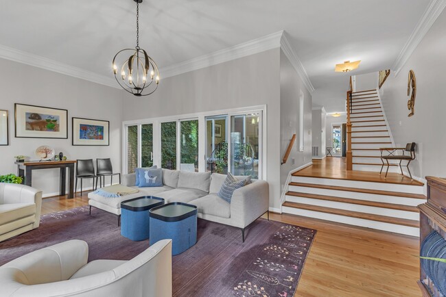 Building Photo - 678 Timber Ln