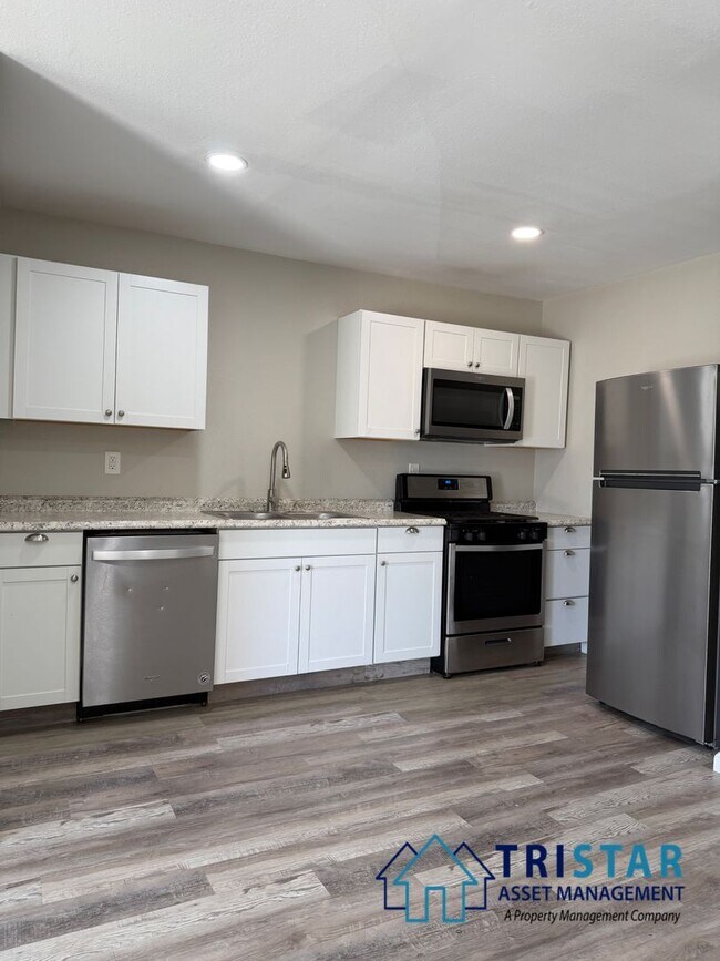 Building Photo - Upgraded 1BD/1BA Apartment in Lakeside, CA - 1/2 Off Move-In Special!