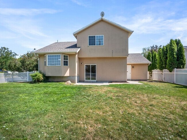 Building Photo - 1602 W Rockbridge Dr