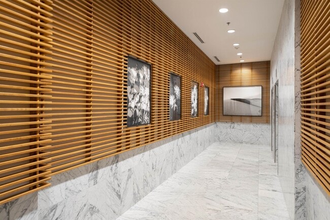 Building Photo - 1100 Maxwell Ln