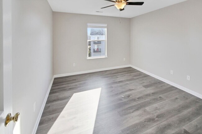 Building Photo - 333 Stonewall Creek Dr