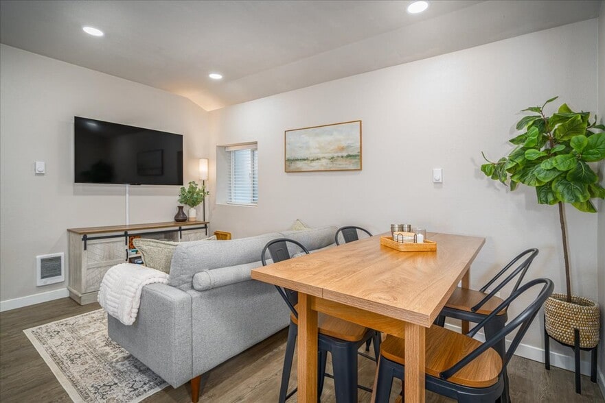 Building Photo - 210 SW 104th St