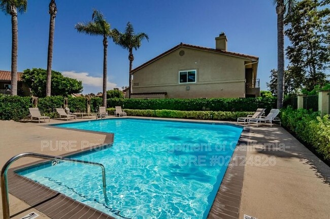 Building Photo - 7405 Charmant Dr