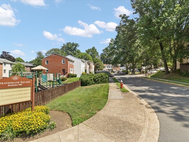 Building Photo - 8403 Thompson Rd