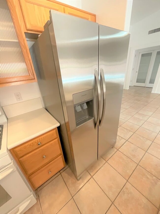 Building Photo - Foothills Location - 3 Bedroom 2 bath on cul-de-sac with Sparkling pool