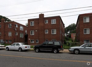 Building Photo - 1723 27th Street SE